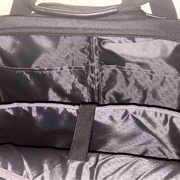 Solo NY Bryant rolling case; never used - Picture 5 of 9